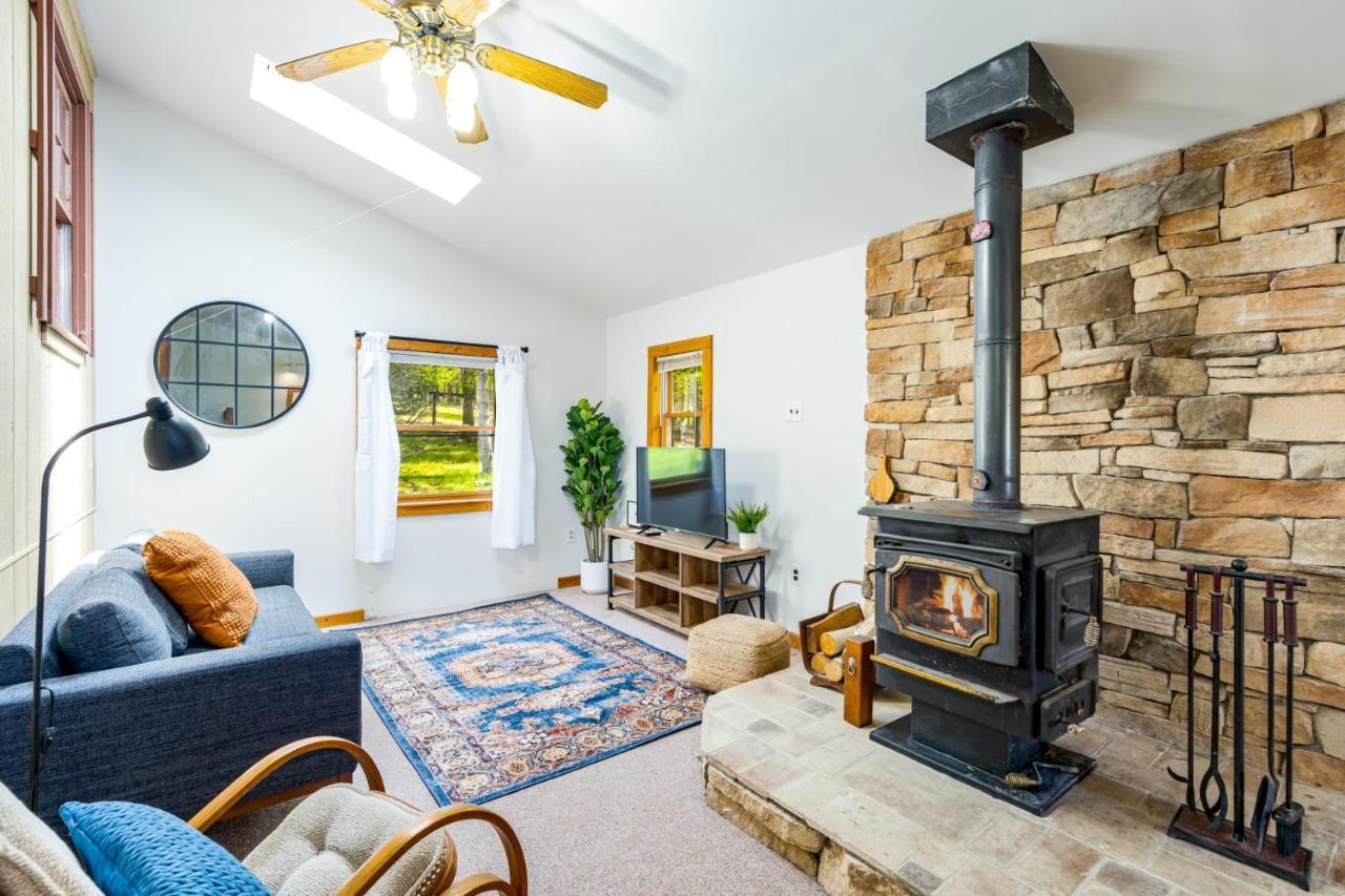 River Access Cabin With Hot Tub, Fire Pit, & Wifi! Morton Grove Zewnętrze zdjęcie