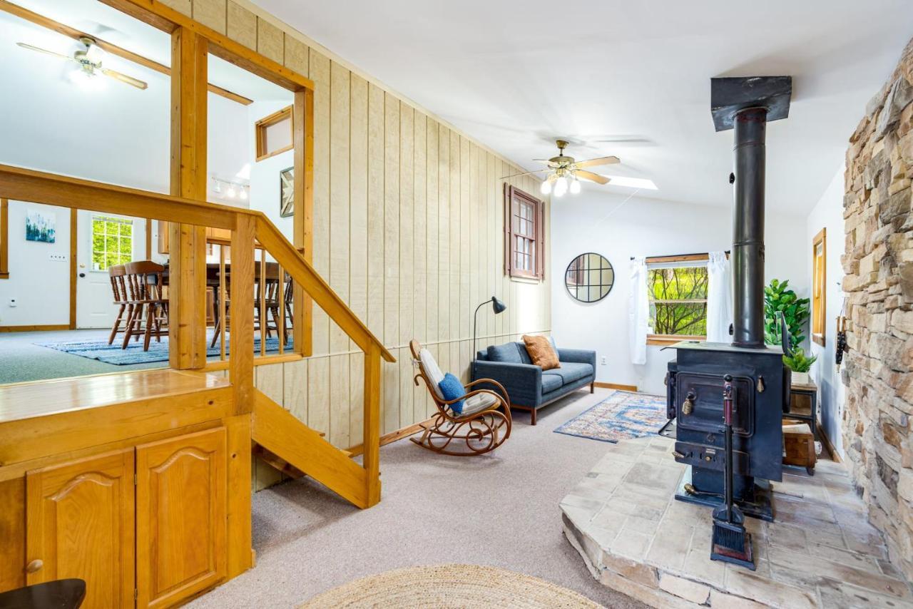 River Access Cabin With Hot Tub, Fire Pit, & Wifi! Morton Grove Zewnętrze zdjęcie